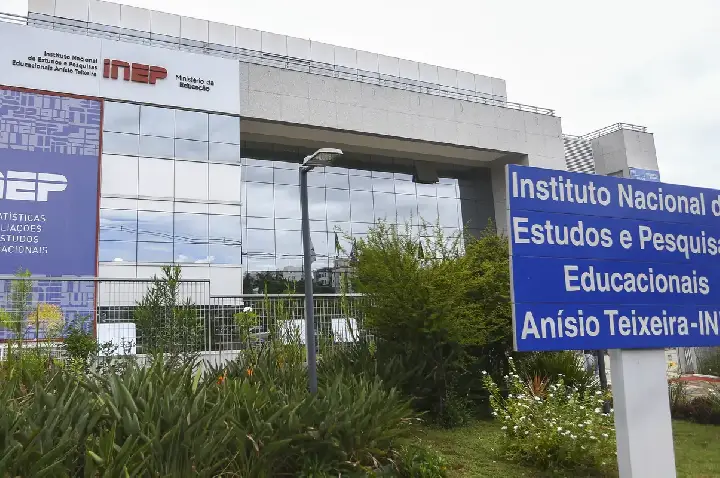 MEC prorroga prazo para pedir isenção da taxa de inscrição do Enem