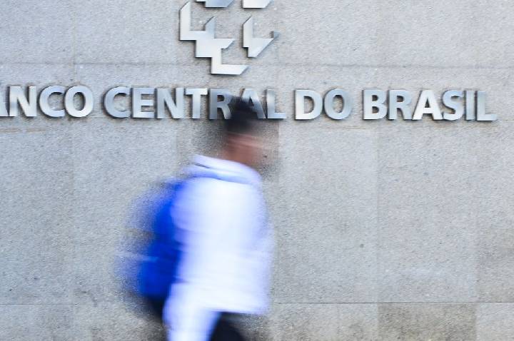 Mercado eleva projeção de inflação e vê Selic em 14% ao ano em 2026