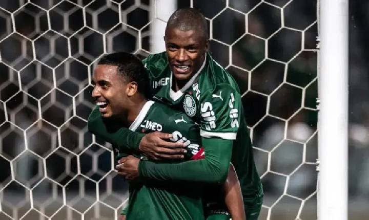 Palmeiras massacra Batalhão e encaminha classificação na Copinha