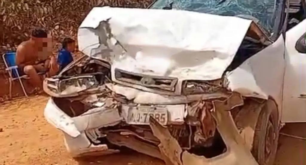 Colisão frontal entre carros deixa quatro feridos na BR-319, em Porto Velho