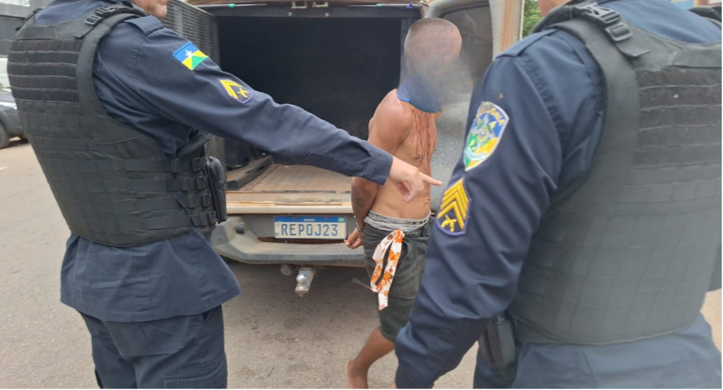 Homem invade paróquia no Areia Branca e é contido por populares após furto