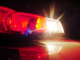 Homem invade residência, agride policial e é contido com spray de pimenta