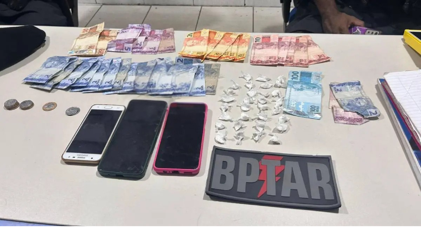 Jovem é preso com drogas em conveniência no bairro Aponiã