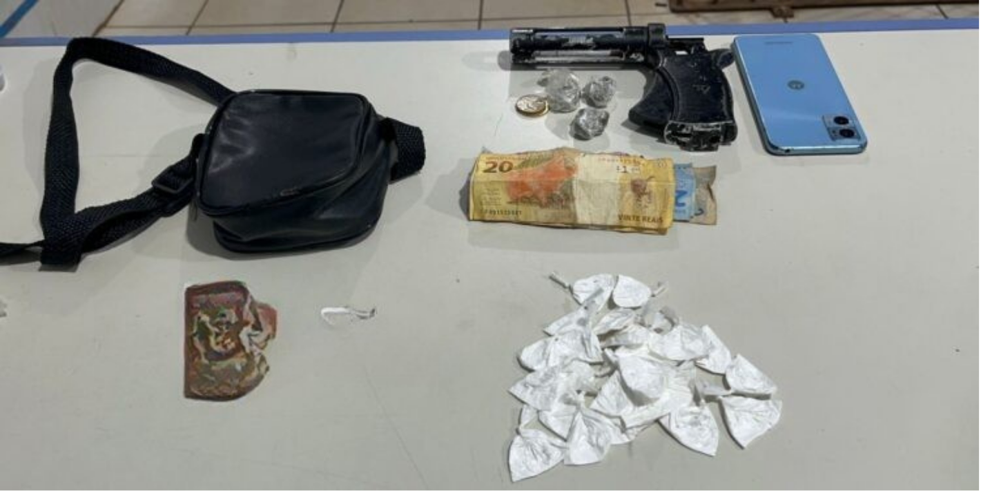 Jovem é preso e adolescente apreendido com drogas no Orgulho do Madeira