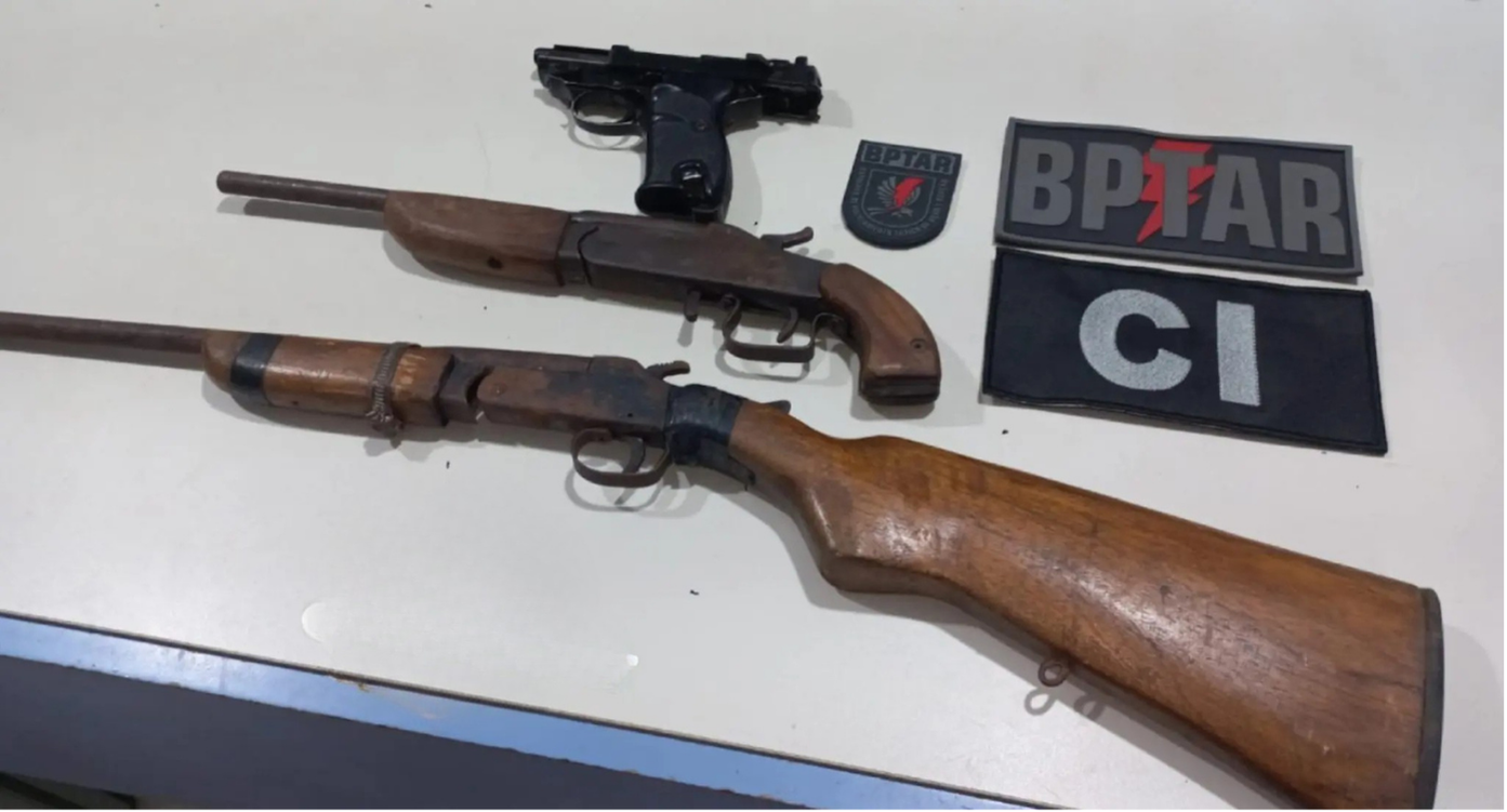 Mulher é presa com armas em condomínio de Porto Velho