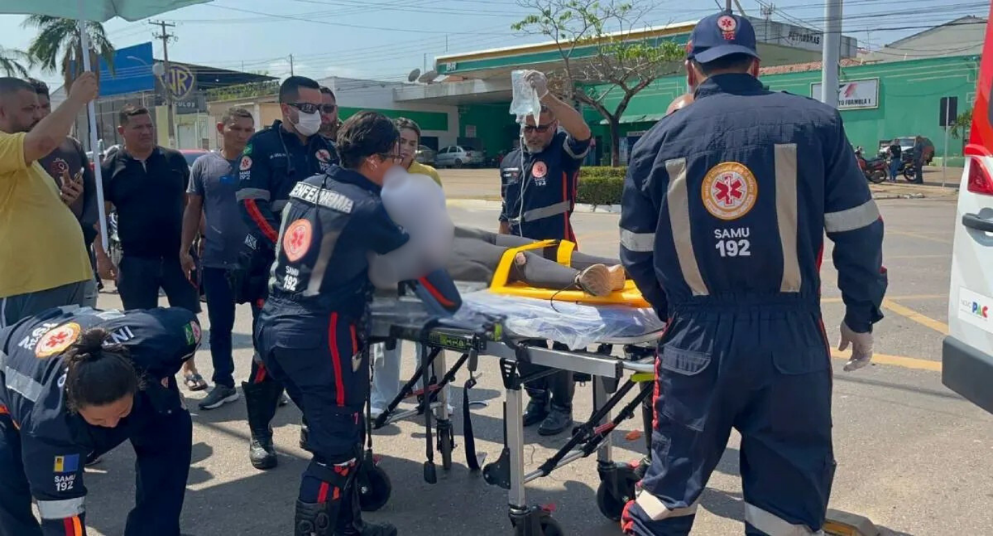 Mulher fica em estado grave após colisão entre moto e carro em Porto Velho
