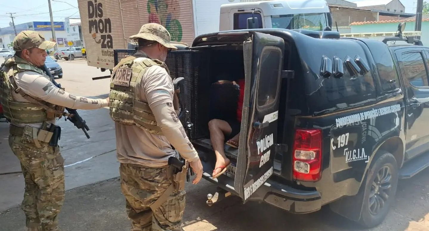 Prisão de foragido acusado de homicídio em Porto VelhoAção coordenada entre CORE, DENARC e PRF resulta na captura de suspeito com mandado válido até 2040.