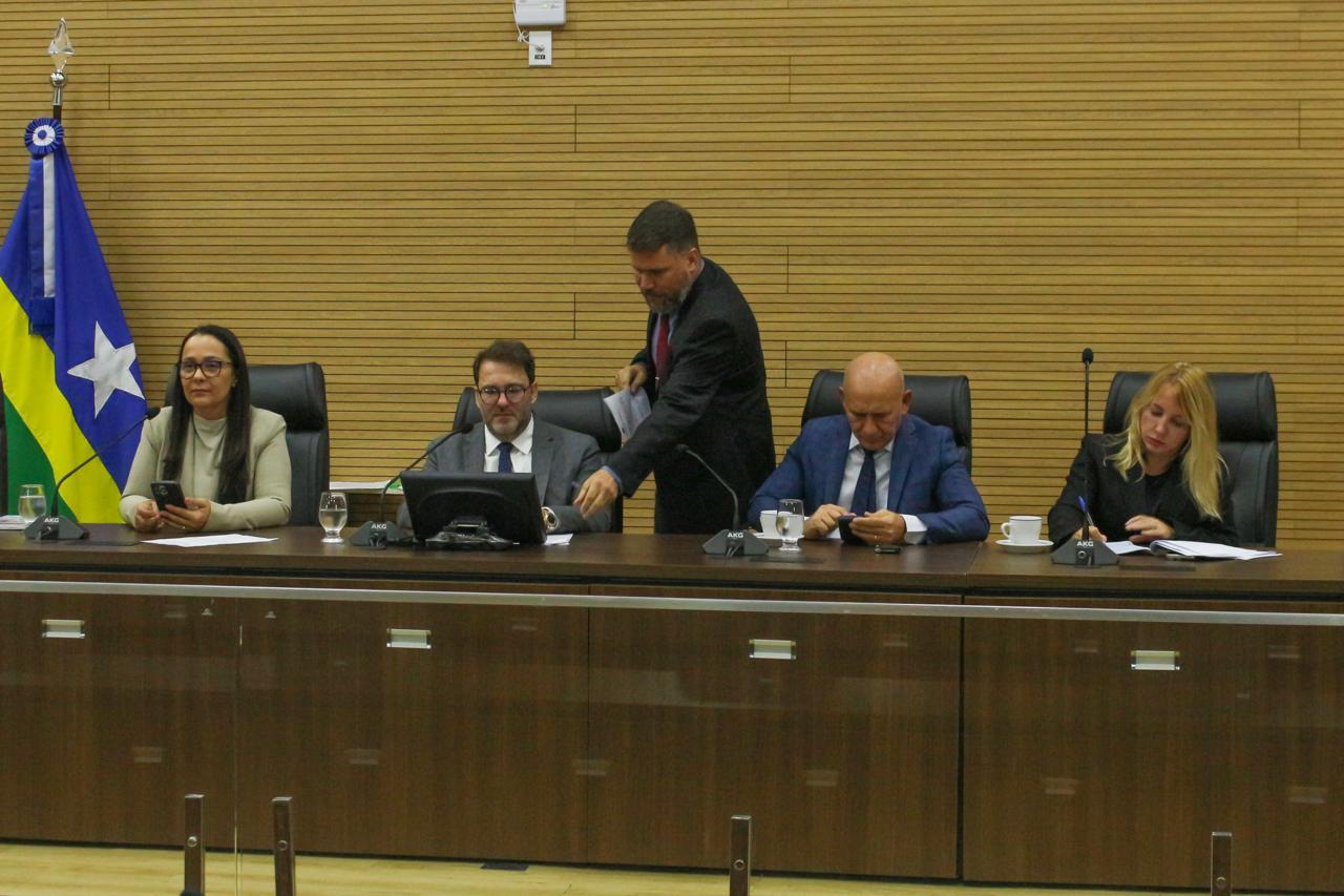 Alero aprova alteração na LDO para viabilizar novos benefícios a servidores estaduais