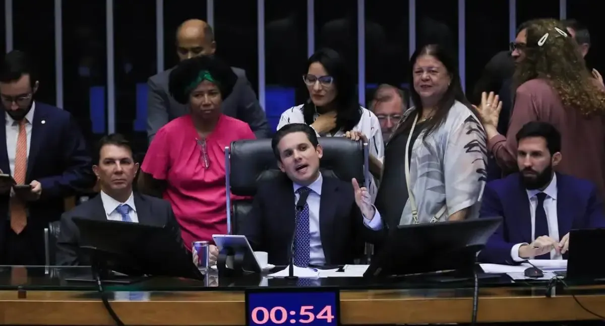 Câmara rejeita recurso do Novo e envia ao Senado projeto que regula ações do STF