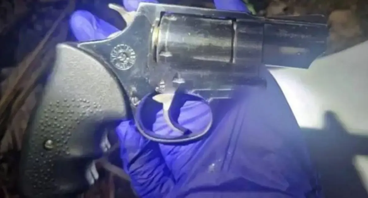 Carro e arma usados em duplo homicídio são encontrados