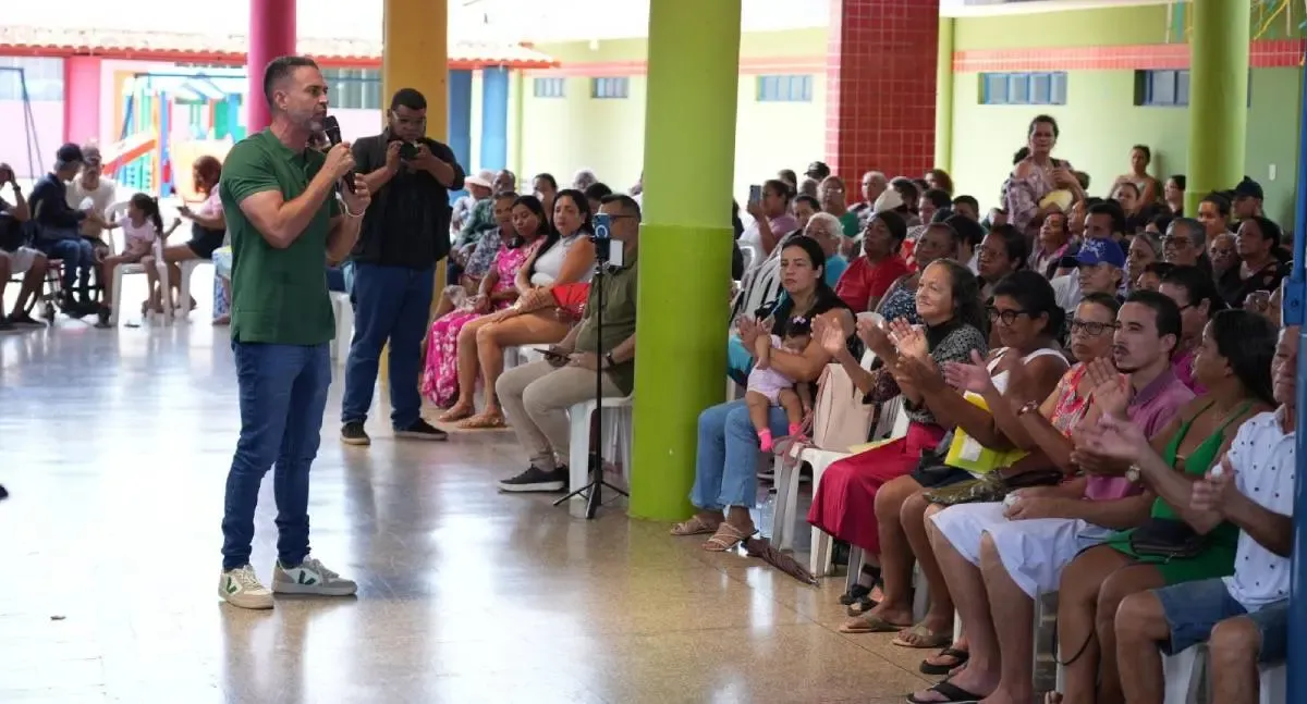 Famílias de Porto Velho recebem títulos definitivos de propriedade