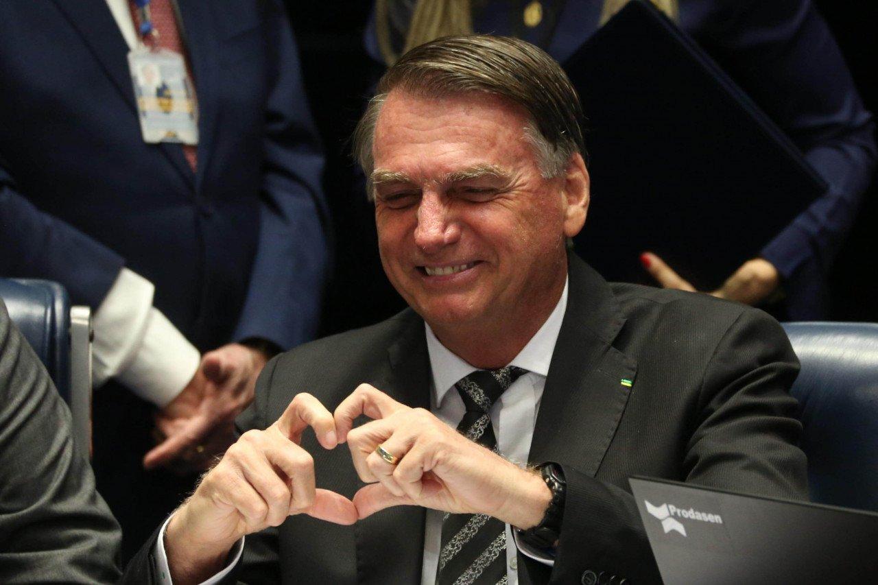 Oposição bolsonarista pode alcançar 44 cadeiras e disputar presidência do Senado em 2027