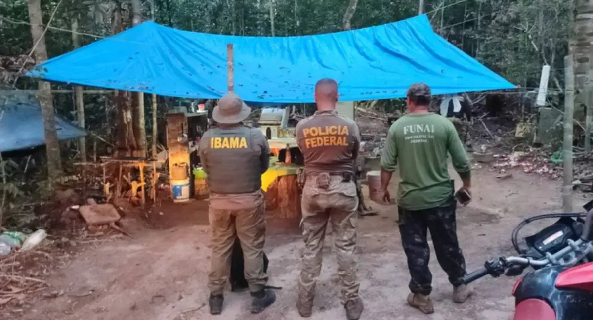 Polícia Federal desmonta acampamentos ilegais em terra indígena de Rondônia