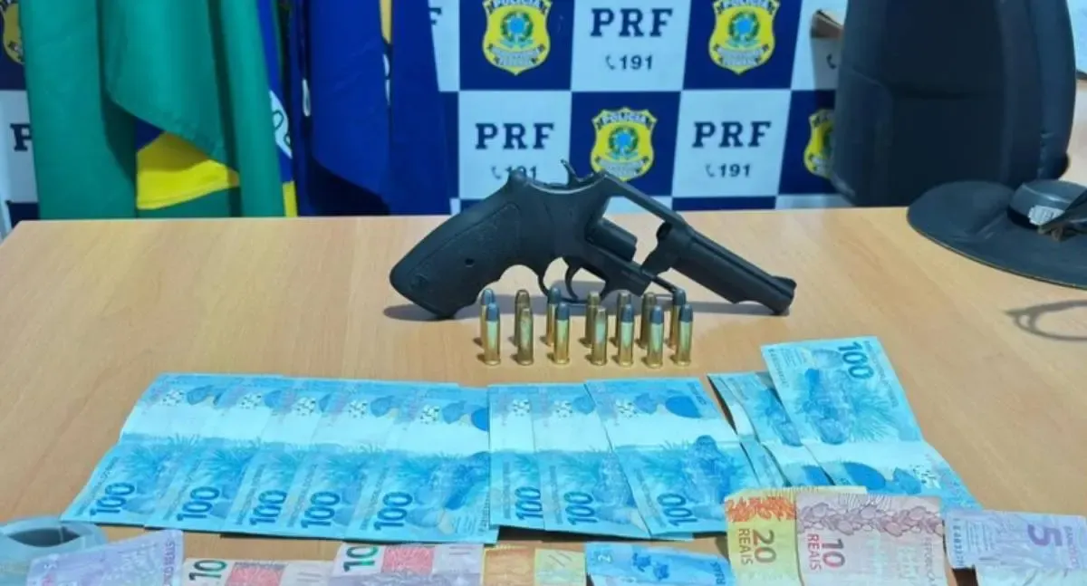 Motorista é preso com revólver calibre .38 e munições durante abordagem da PRF em Ariquemes