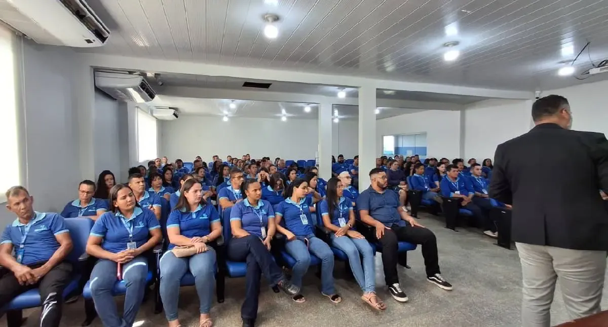 Prefeitura de Jaru realiza treinamento sobre governança e transporte escolar