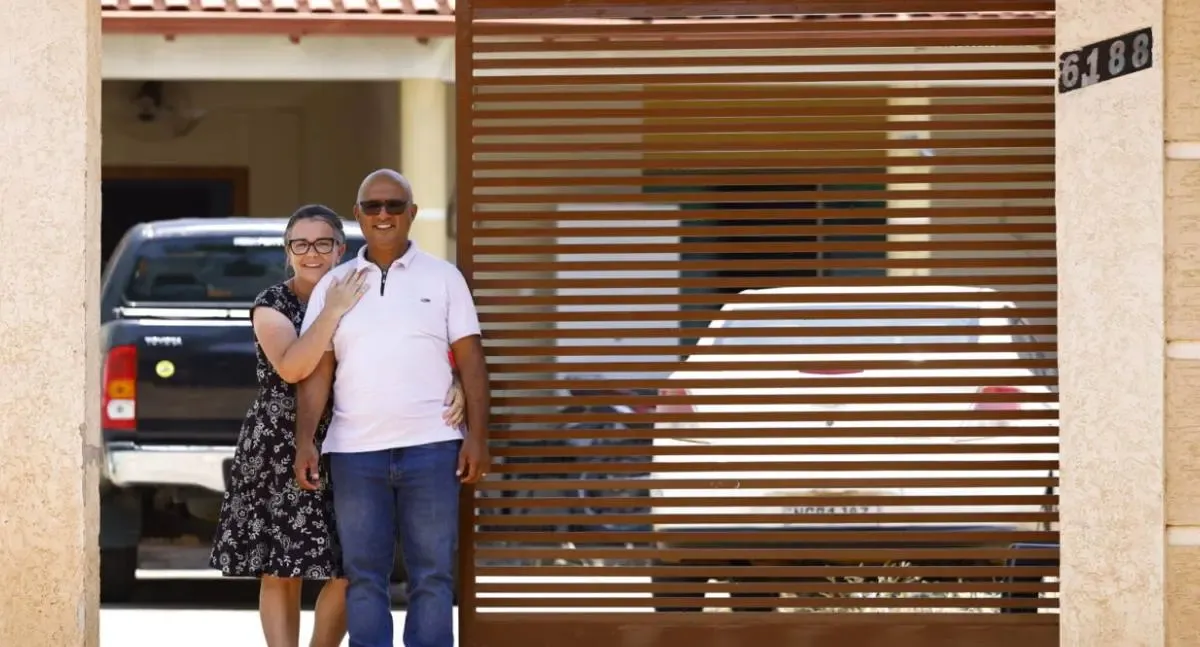 Famílias recebem títulos de propriedade pelo Regulariza Rondônia em Porto Velho