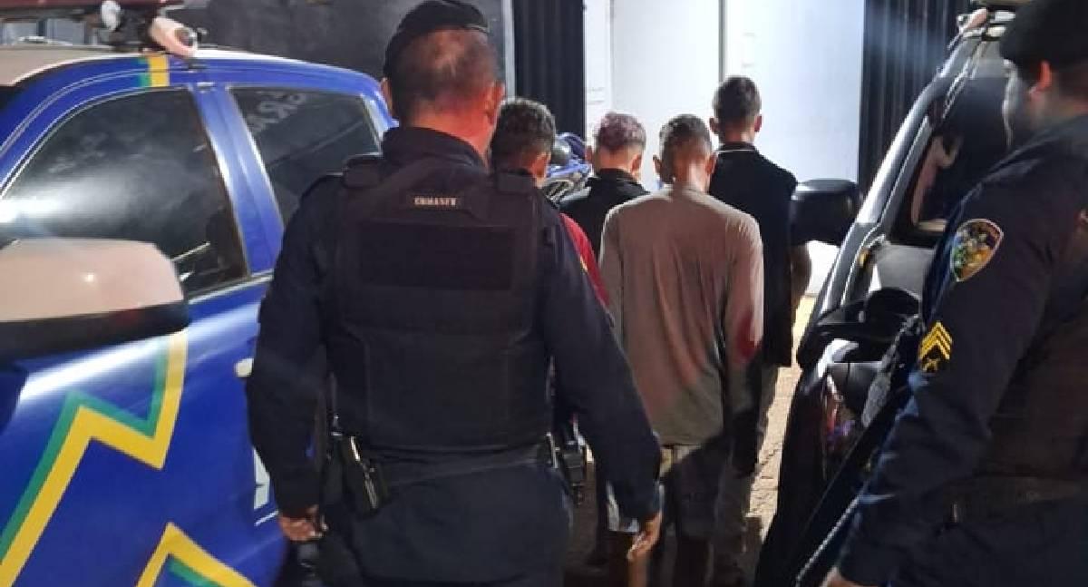 Adolescentes são detidos após roubo a enteado de sargento da PM em Porto Velho