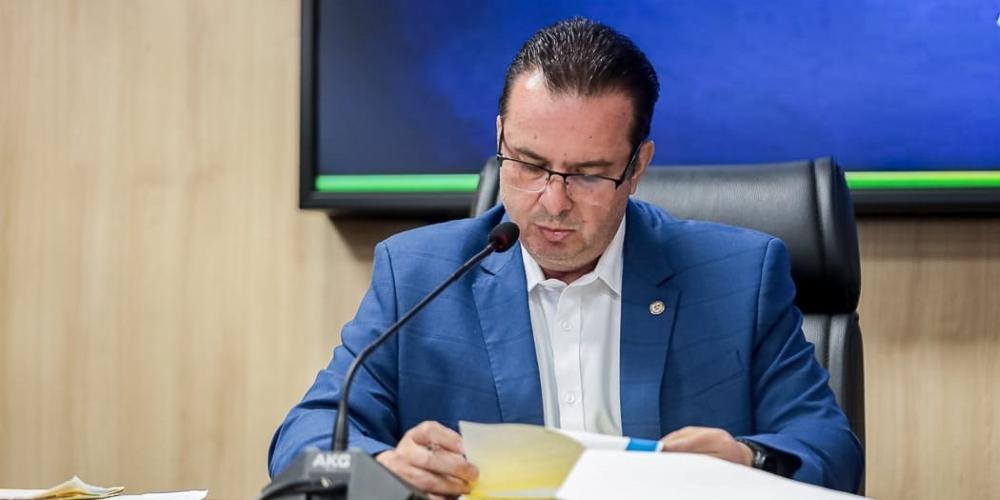 Assembleia acompanha relatório da Sesau sobre metas e ações de 2025