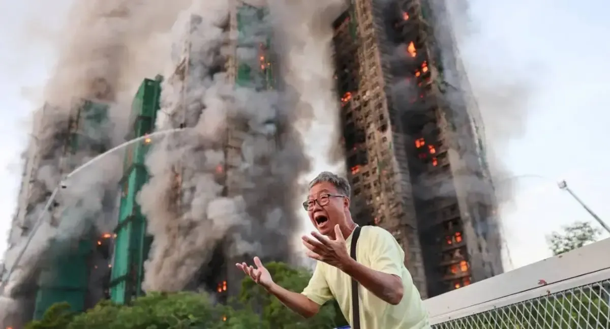 Incêndio mortal em Hong Kong expõe riscos e falhas no uso de andaimes de bambu
