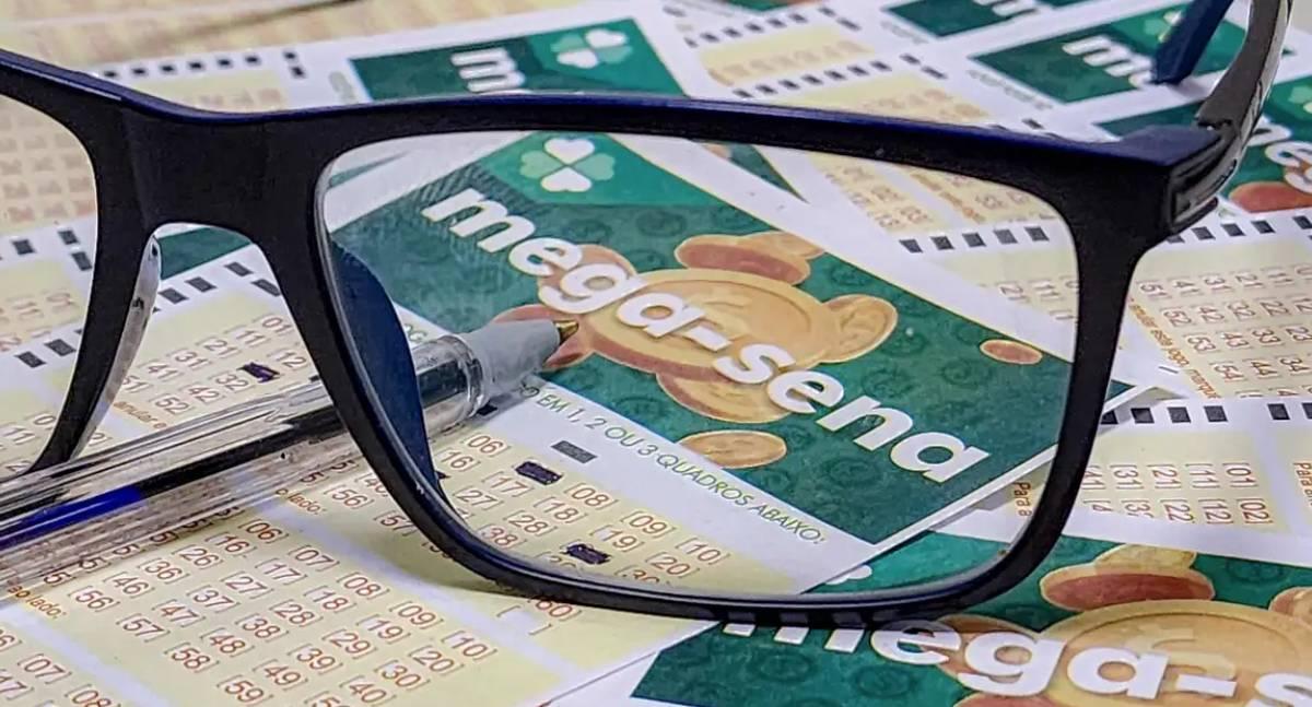 Mega-Sena sorteia prêmio de R$ 100 milhões nesta quinta-feira