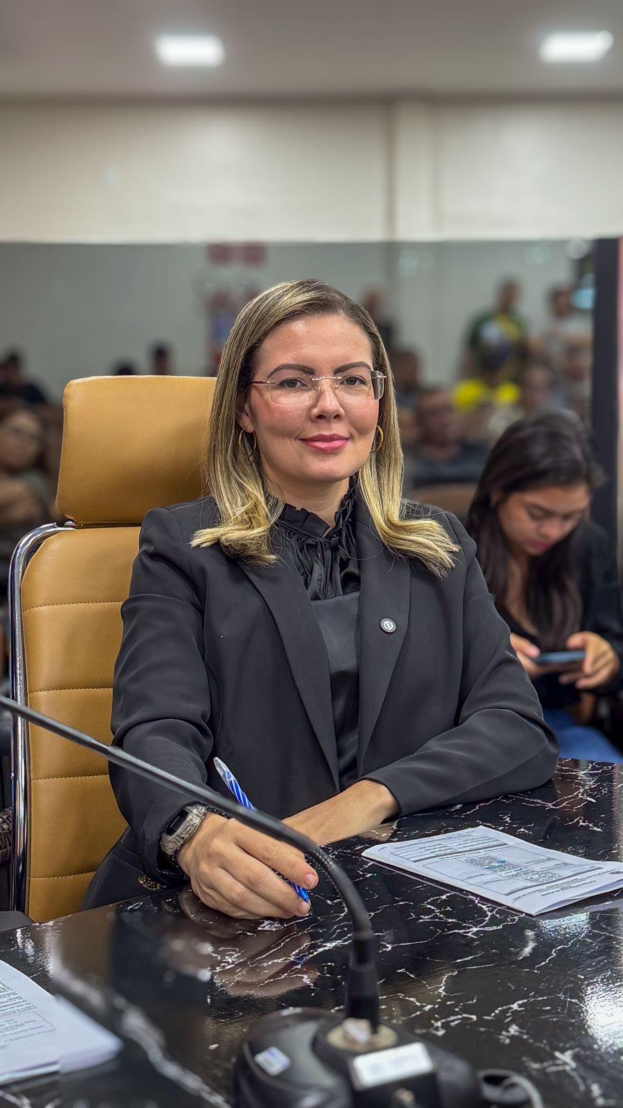 Vereadora cobra plano emergencial após rescisão com empresa de coleta