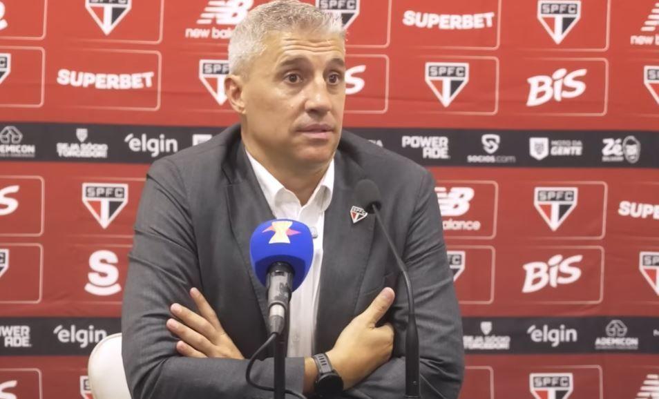 Crespo libera Alisson e admite saída do meia para o Corinthians
