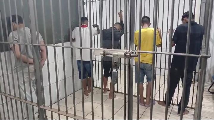 Ação da Força Tática resulta em cinco presos e apreensão de drogas na zona Sul
