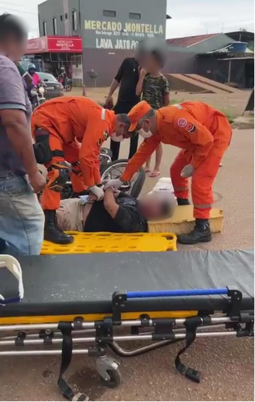 Motociclista fica gravemente ferido após bater de frente com caminhão na zona Leste