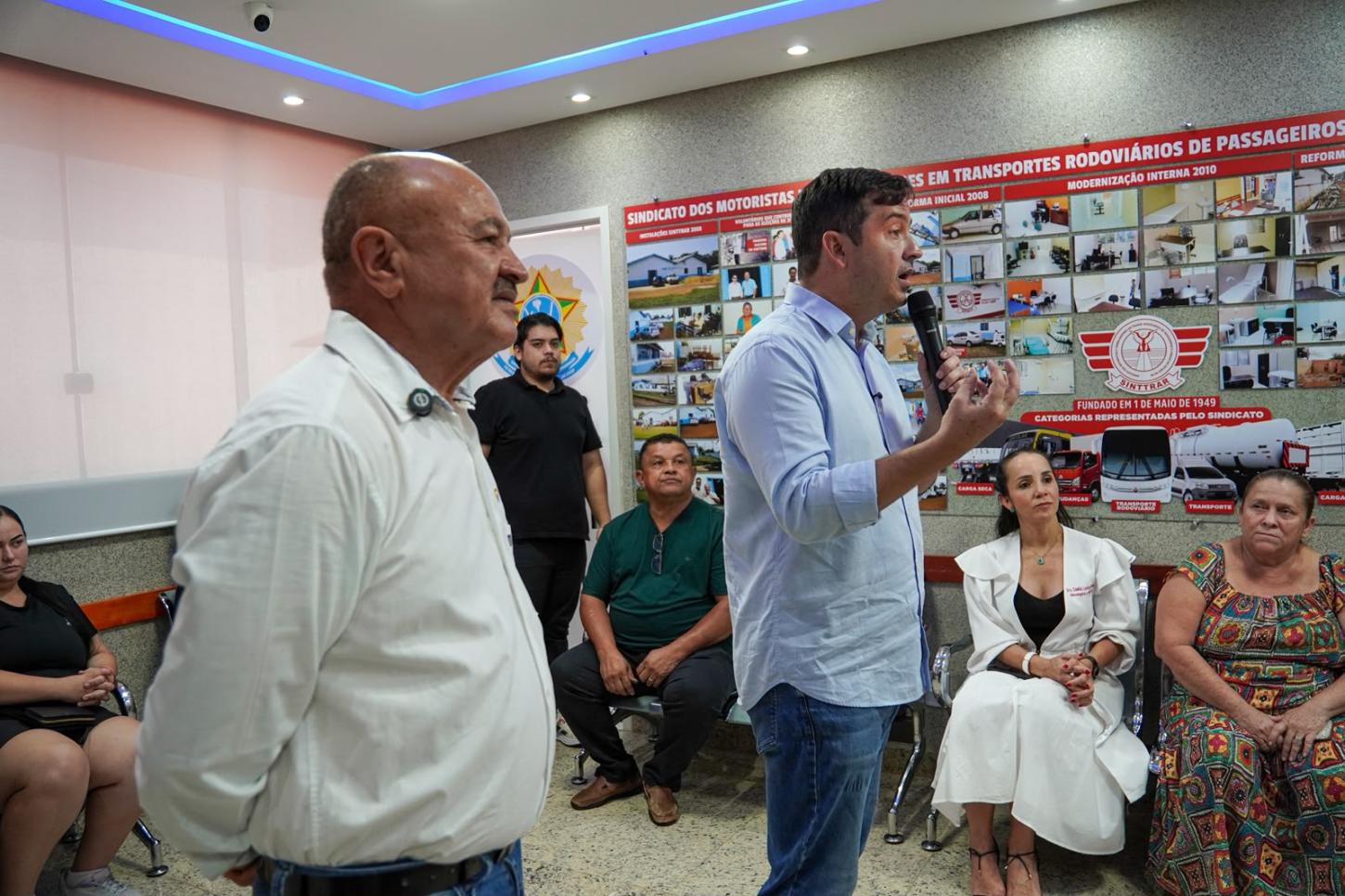 Dr. Jaime Gazola palestra sobre prevenção ao câncer e destaca importância do diagnóstico precoce em evento no SINTTRAR