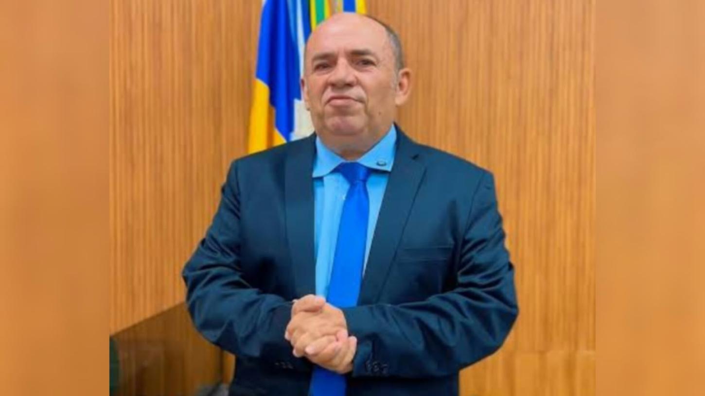 Vereador Cláudio da Padaria solicita limpeza e desobstrução de bueiro no Canal dos Tanques