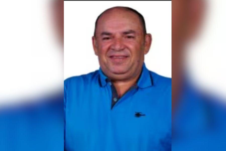 Vereador Cláudio da Padaria solicita limpeza e desobstrução de esgoto nos fundos da Escola Padre Chiquinho