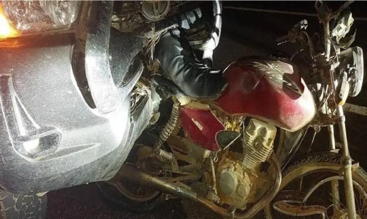 Adolescente morre depois de colisão traseira entre motocicleta e caminhonete na BR-429