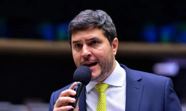 Maurício Carvalho apresenta novo requerimento e cobra instalação de comissão especial da PEC 47 na Câmara