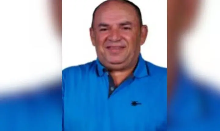 Vereador Cláudio da Padaria solicita limpeza e desobstrução de esgoto nos fundos da Escola Padre Chiquinho