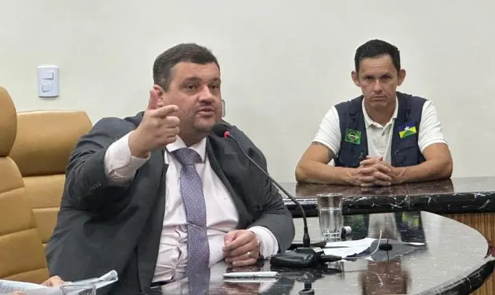 Vereador Thiago Tezzari apoia valorização dos servidores com voto favorável a pacote de projetos